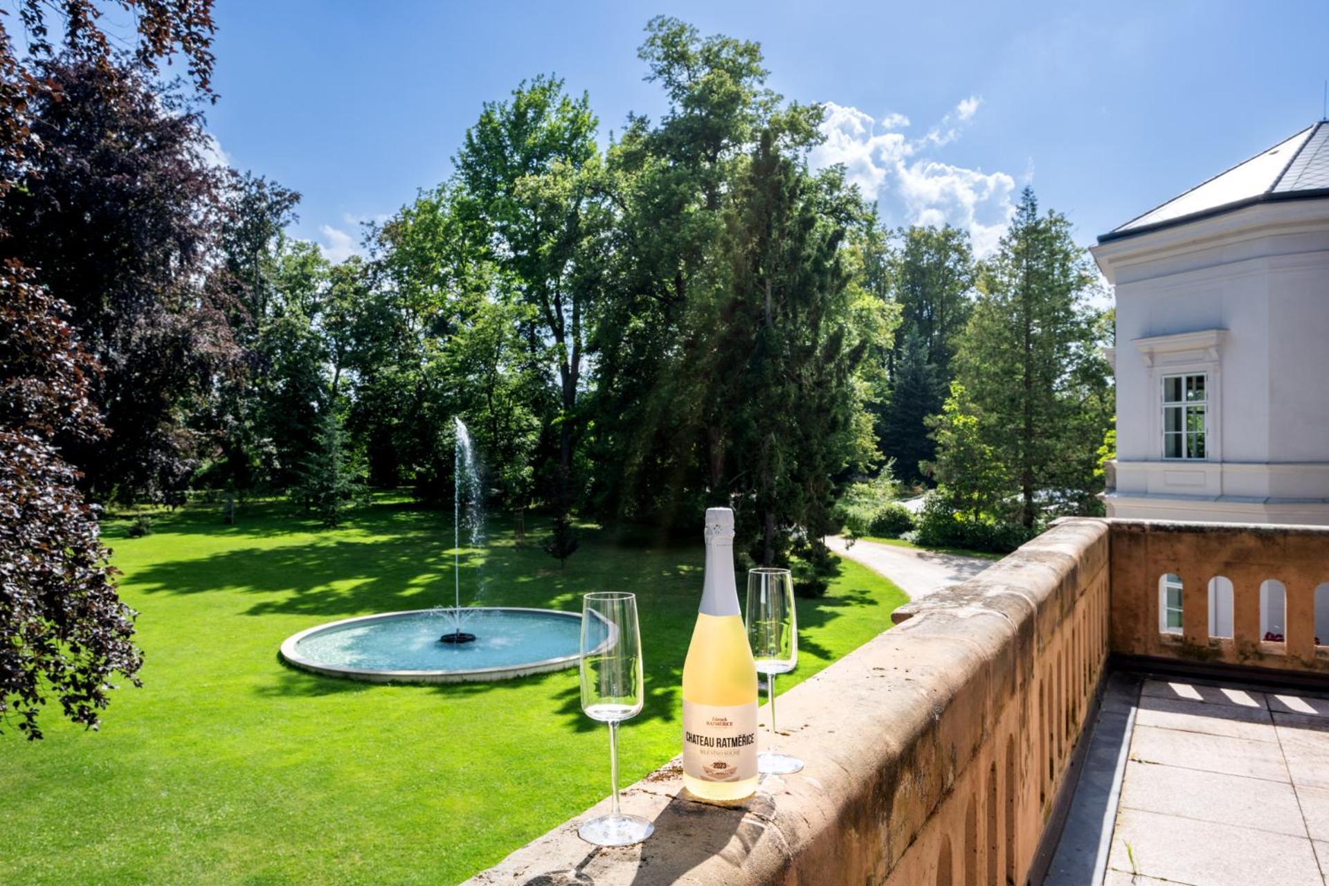 Zamek Ratmerice - Hotel & Resort Dış mekan fotoğraf