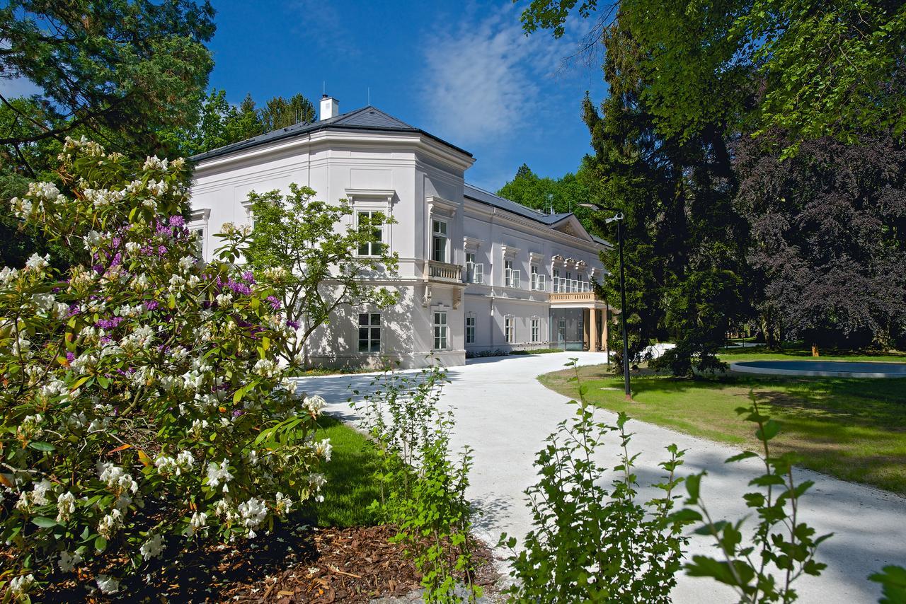 Zamek Ratmerice - Hotel & Resort Dış mekan fotoğraf